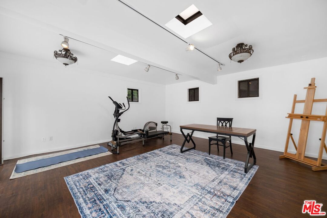 6258 Warner Drive Los Angeles, CA 90048 - Photo 25 of 32