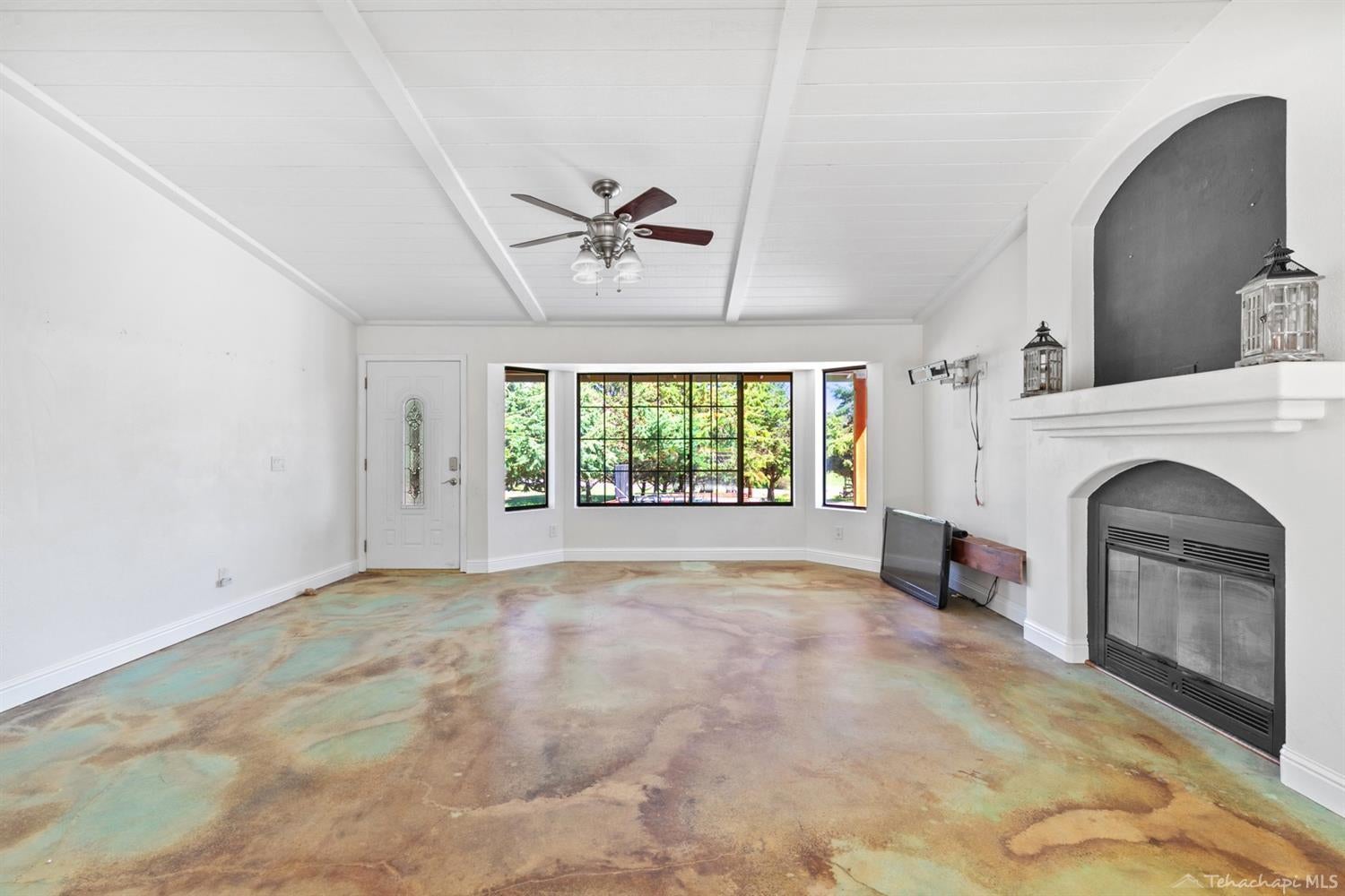 29771 North Lower Valley Road Tehachapi, CA 93561 - Photo 19 of 35 Gallery Image 19