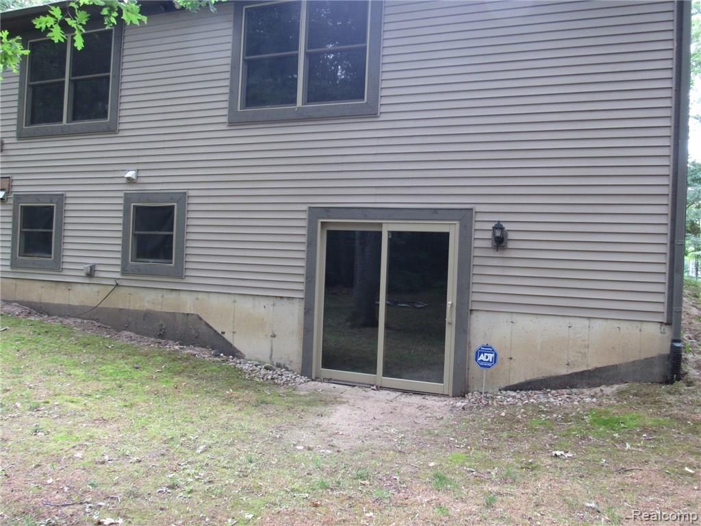5044 Bradley Road Gregory, MI 48137 - Photo 6 of 47 IMG_1385.JPG