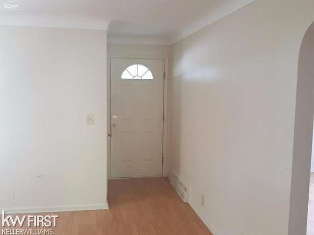 4309 Pengelly Road Flint, MI 48507 - Photo 4 of 12 21175531-3.JPG