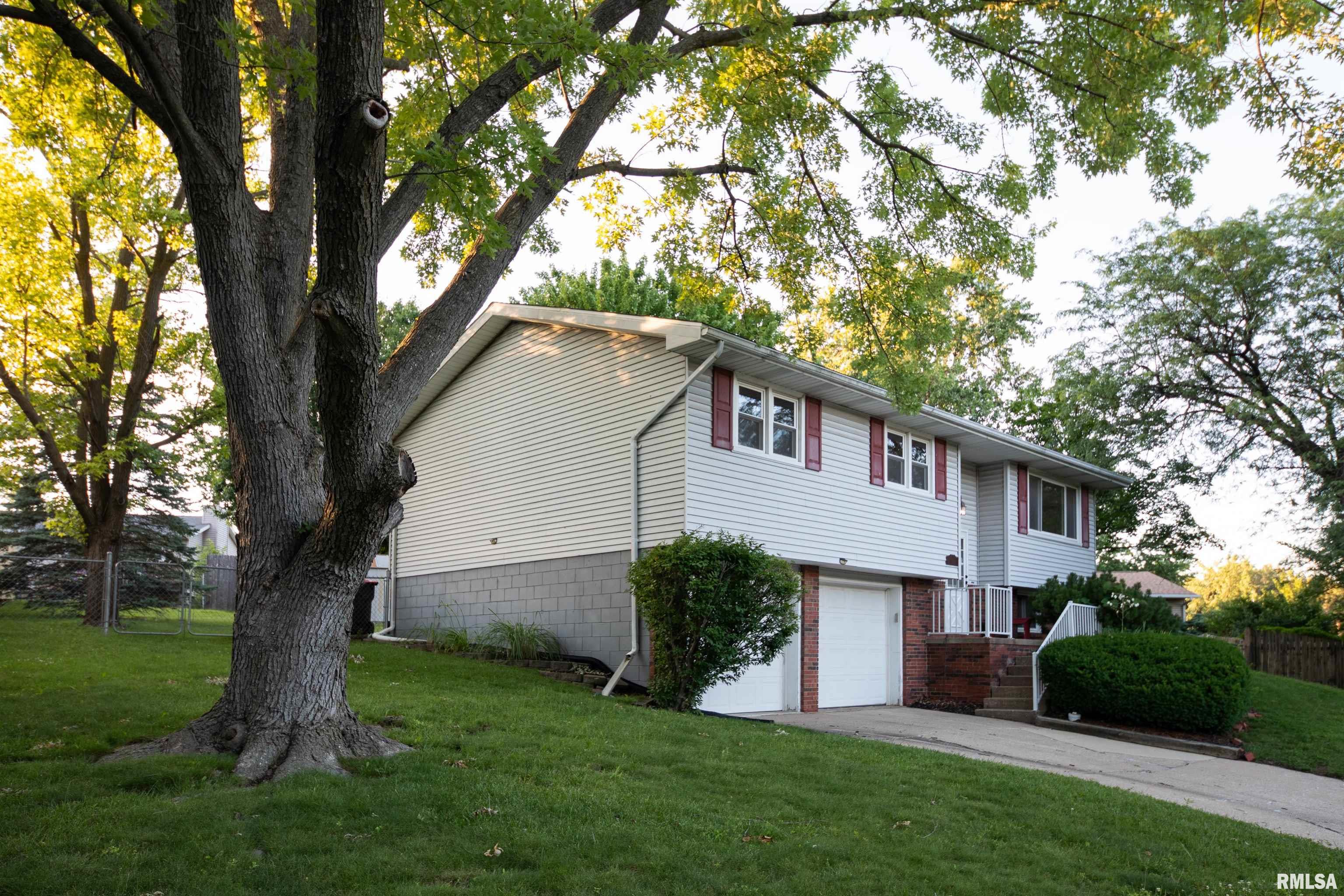 1315 West Queens Court Road Peoria, IL 61614 - Photo 7 of 52