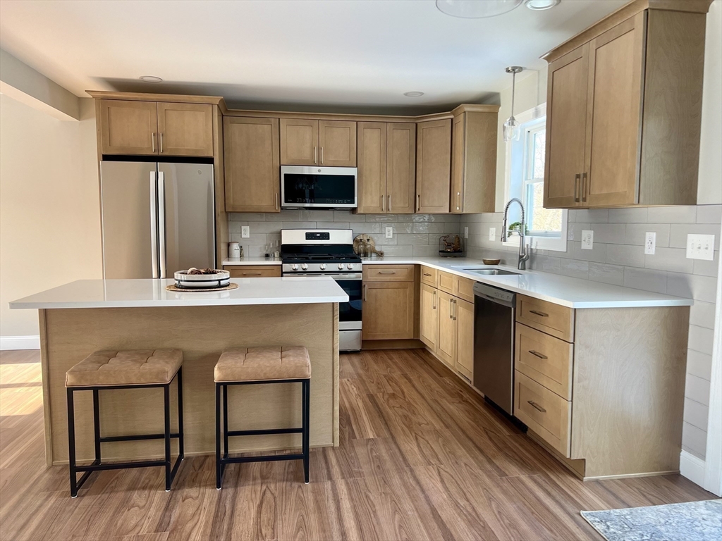 66 Bromont Street Chicopee, MA 01020 - Photo 14 of 34