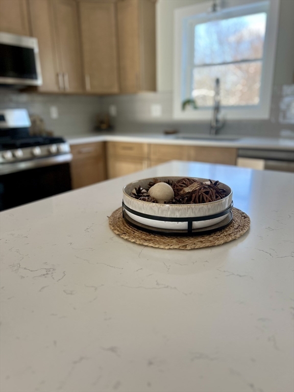 66 Bromont Street Chicopee, MA 01020 - Photo 7 of 34