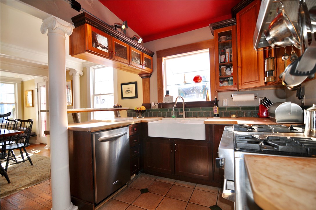 329 Spring Street Newport, RI 02840 - Photo 14 of 40