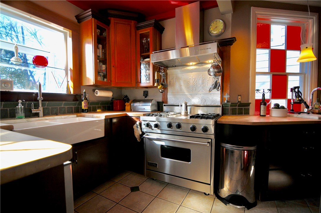 329 Spring Street Newport, RI 02840 - Photo 15 of 40