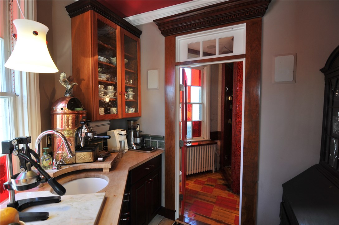 329 Spring Street Newport, RI 02840 - Photo 17 of 40