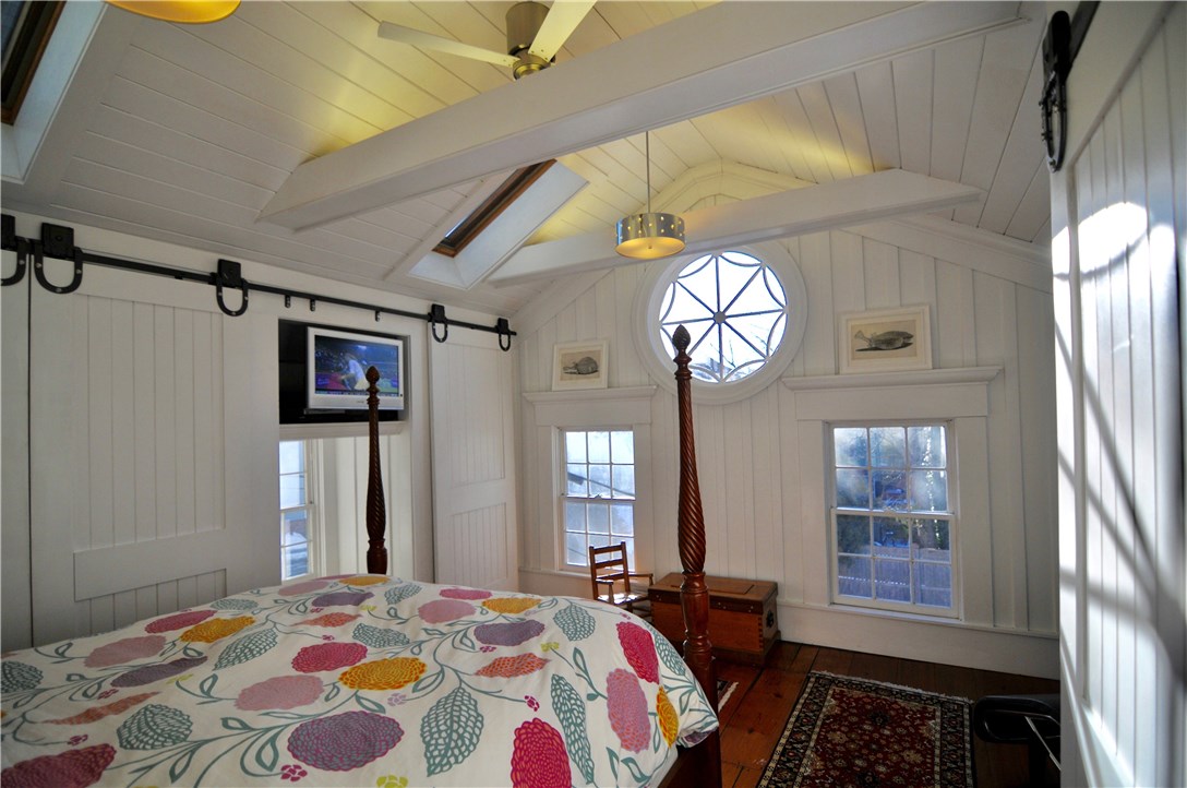 329 Spring Street Newport, RI 02840 - Photo 22 of 40