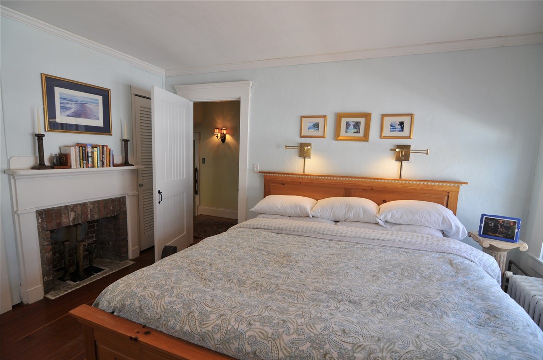 329 Spring Street Newport, RI 02840 - Photo 25 of 40
