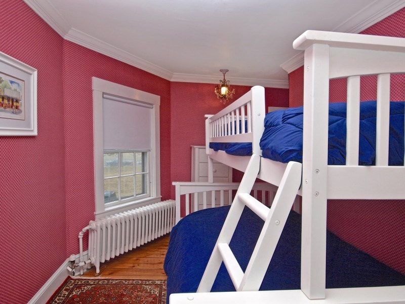 329 Spring Street Newport, RI 02840 - Photo 29 of 40