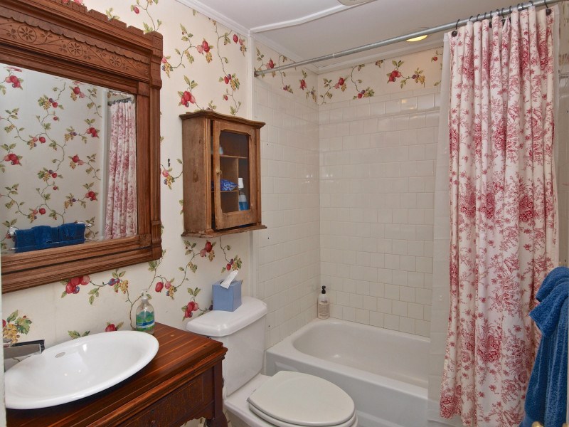 329 Spring Street Newport, RI 02840 - Photo 32 of 40