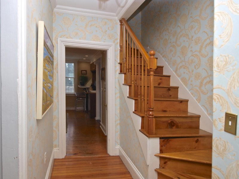 329 Spring Street Newport, RI 02840 - Photo 5 of 40