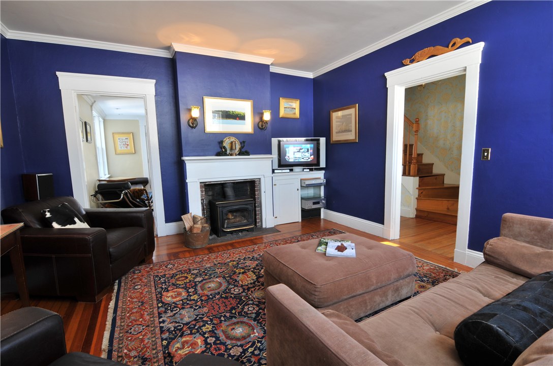 329 Spring Street Newport, RI 02840 - Photo 7 of 40