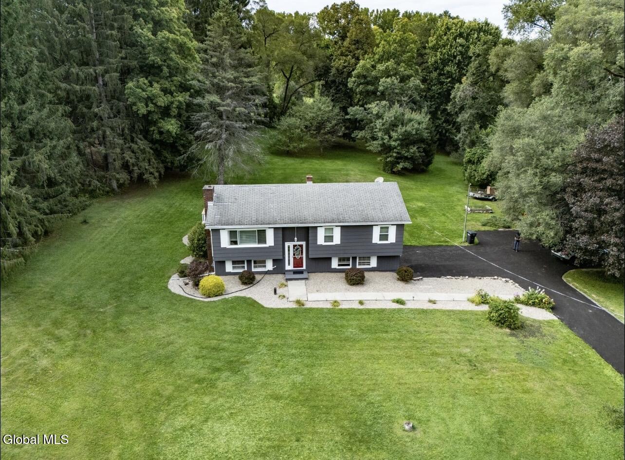 39 Hicks Road Queensbury, NY 12804 - Photo 5 of 36 IMG_5626