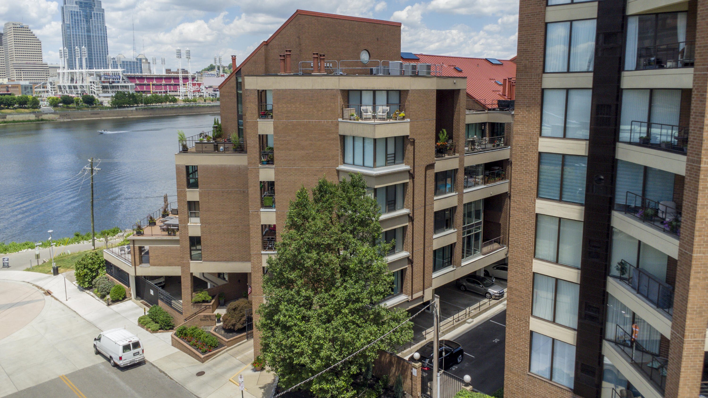 1 Riverside Place, Unit 301 Covington, KY 41011 - Photo 1 of 33 Gallery Image 1