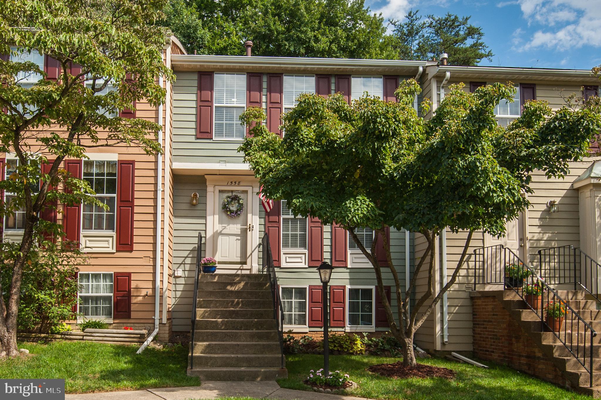 1558 Autumn Ridge Circle Reston, VA 20194 - Photo 2 of 46 Gallery Image 2