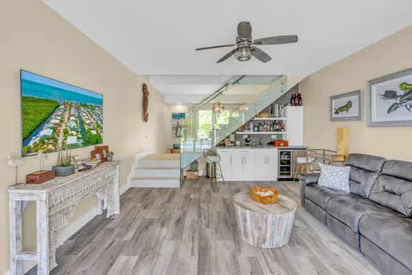 $3,350,000 | 145 Venetian Drive, Islamorada, FL 33036