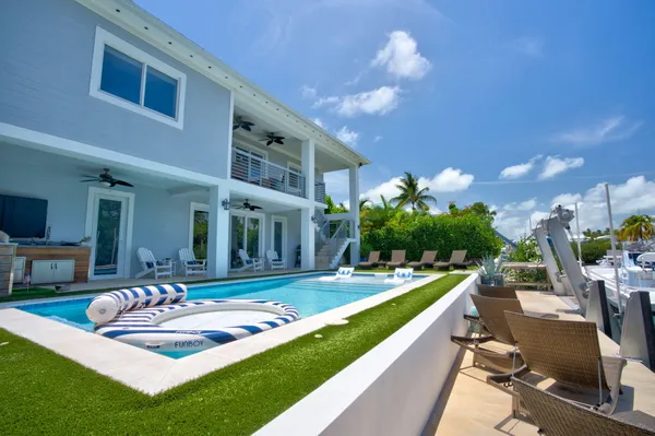 $3,350,000 | 145 Venetian Drive, Islamorada, FL 33036