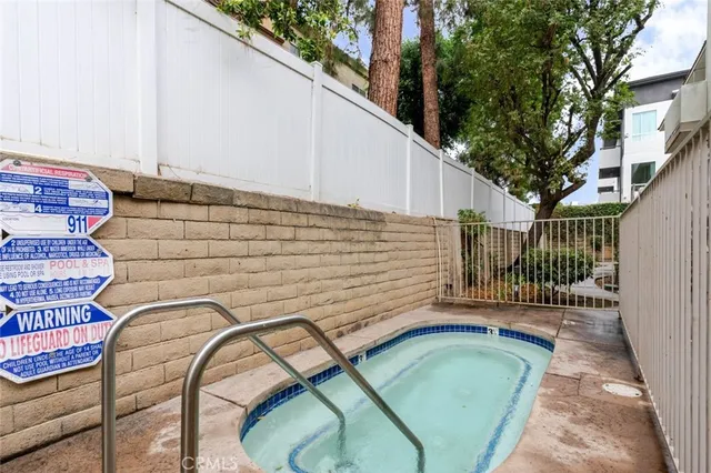 $3,500 | 10229 Variel Avenue, Unit 22, Chatsworth, CA 91311