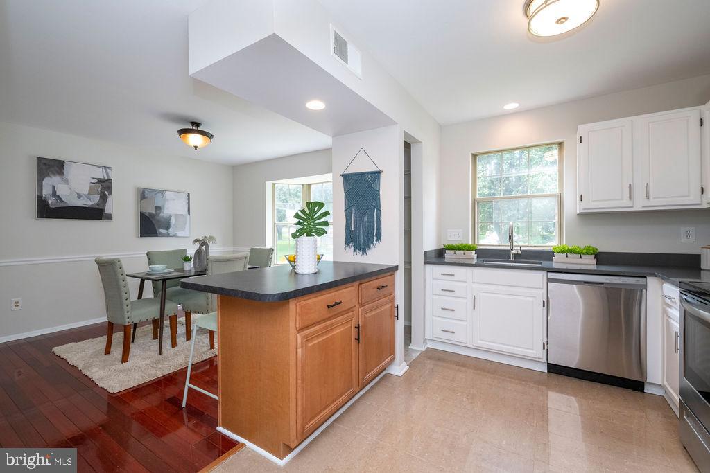 24 Campton Court Nottingham, MD 21236 - Photo 12 of 49