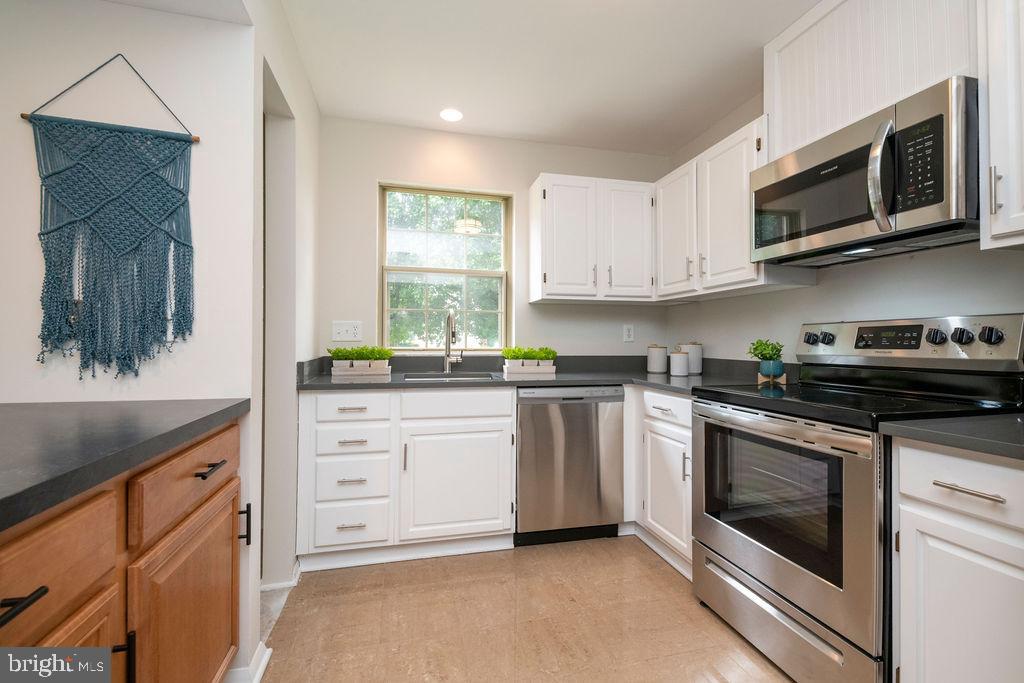 24 Campton Court Nottingham, MD 21236 - Photo 15 of 49