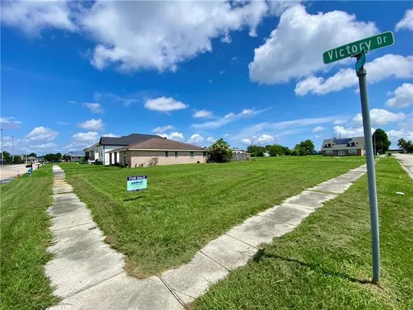 $50,000 | 8553 Victory Drive, Chalmette, LA 70043