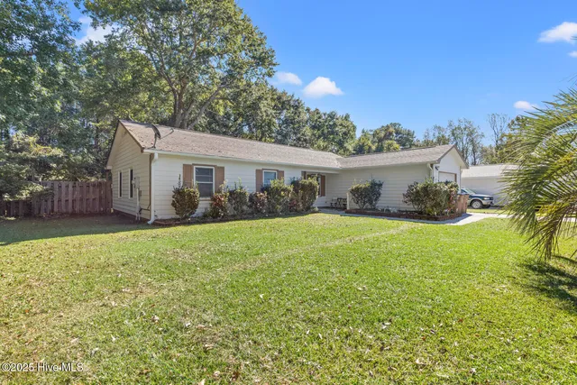 $245,000 | 222 Natalie Lane, Hubert, NC 28539