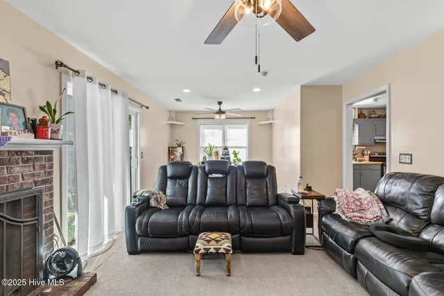 $245,000 | 222 Natalie Lane, Hubert, NC 28539