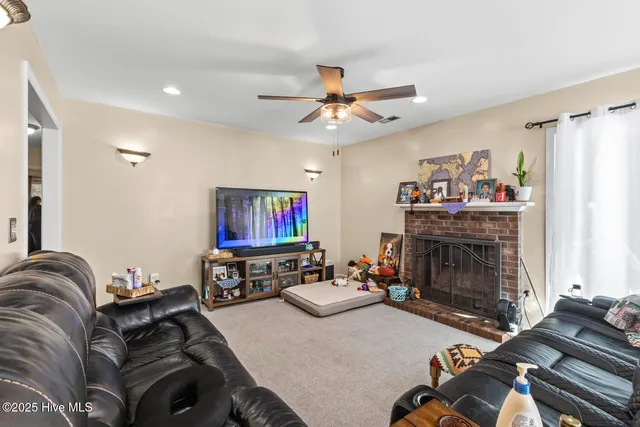 $245,000 | 222 Natalie Lane, Hubert, NC 28539