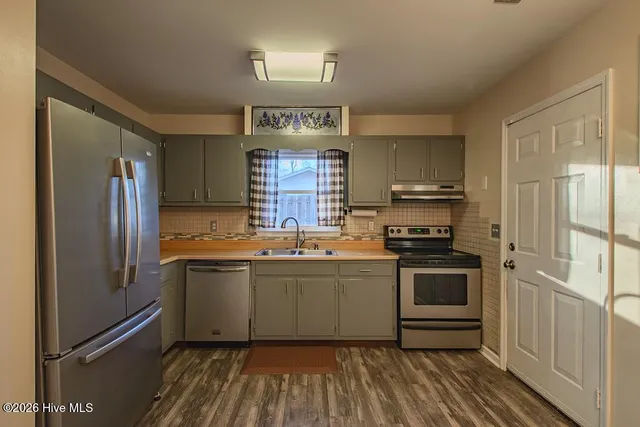 $245,000 | 222 Natalie Lane, Hubert, NC 28539