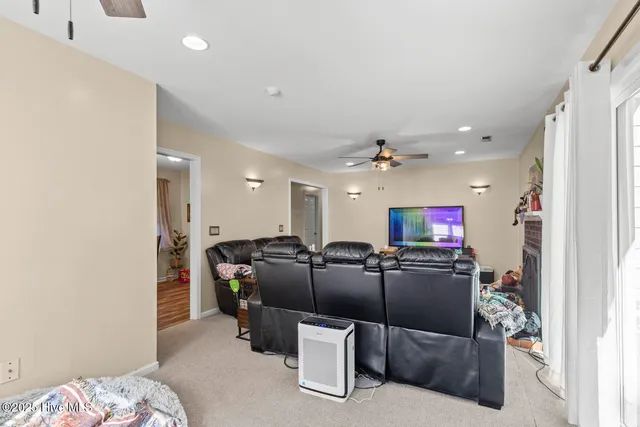 $245,000 | 222 Natalie Lane, Hubert, NC 28539