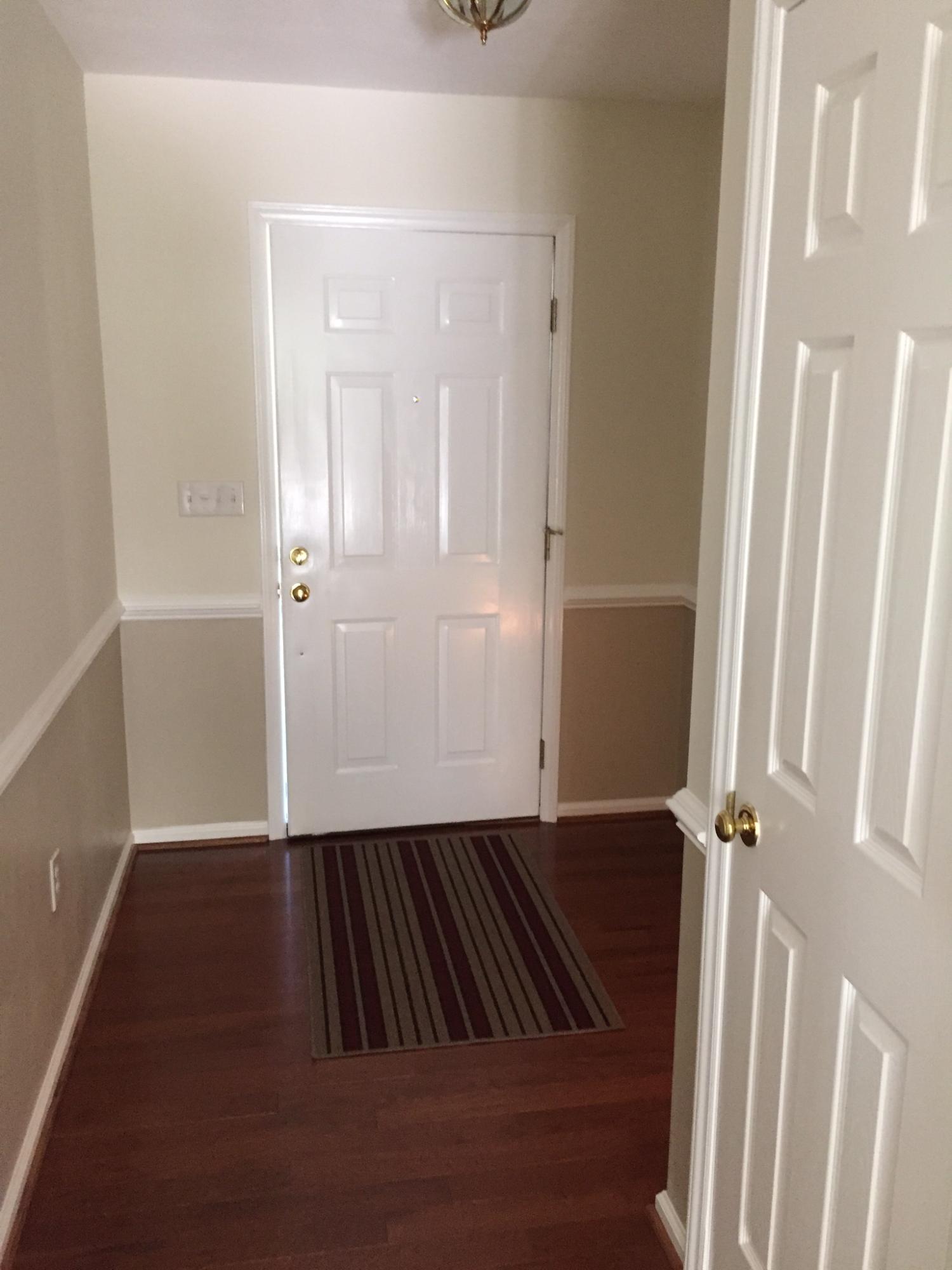 5432 Setter Road Roanoke, VA 24012 - Photo 3 of 51 Foyer