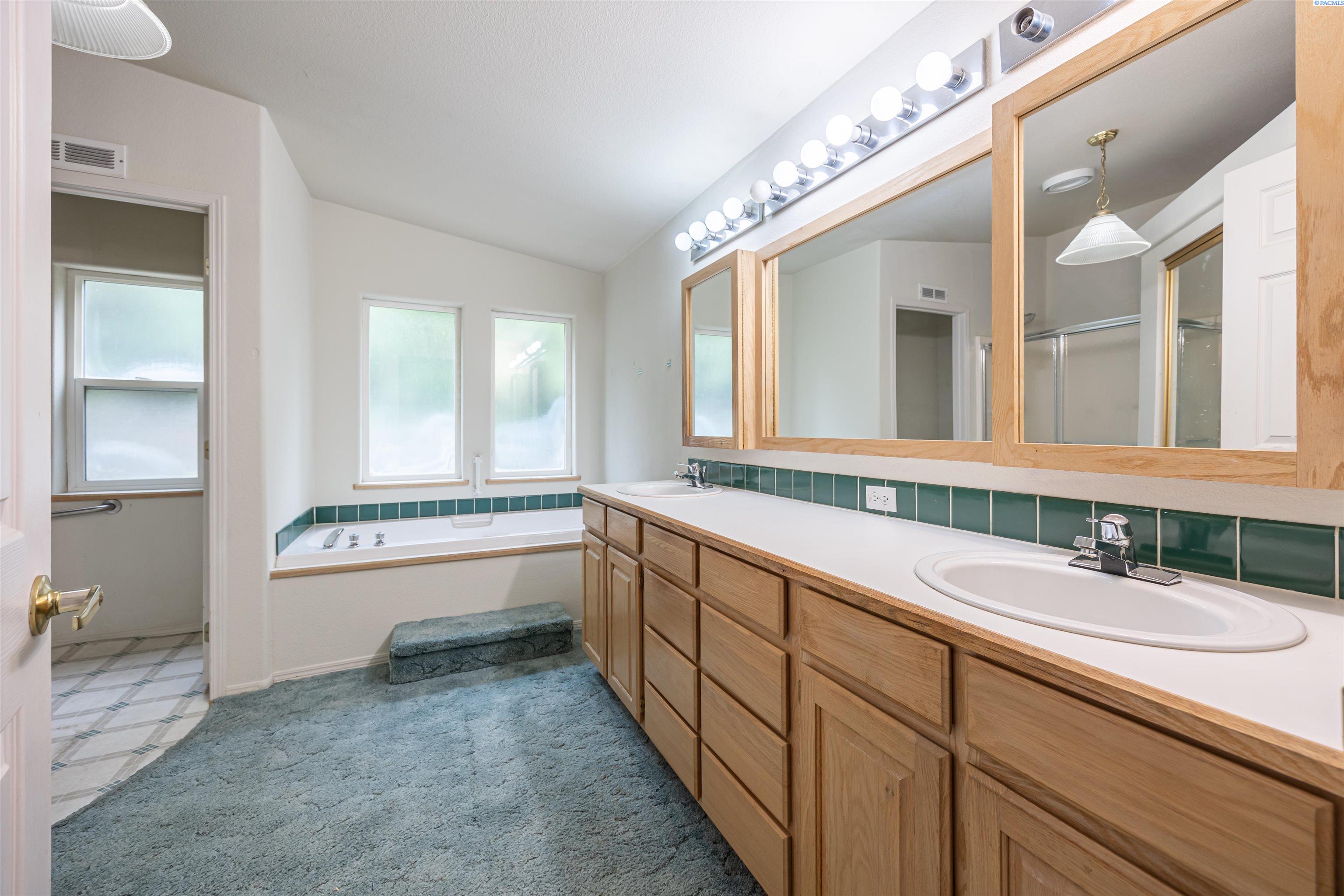 91 Ridgecliff Drive Richland, WA 99352 - Photo 16 of 29 Gallery Image 16