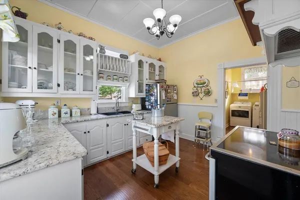 $539,900 | 756 West 3rd Avenue, Corsicana, TX 75110