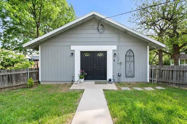 $539,900 | 756 West 3rd Avenue, Corsicana, TX 75110
