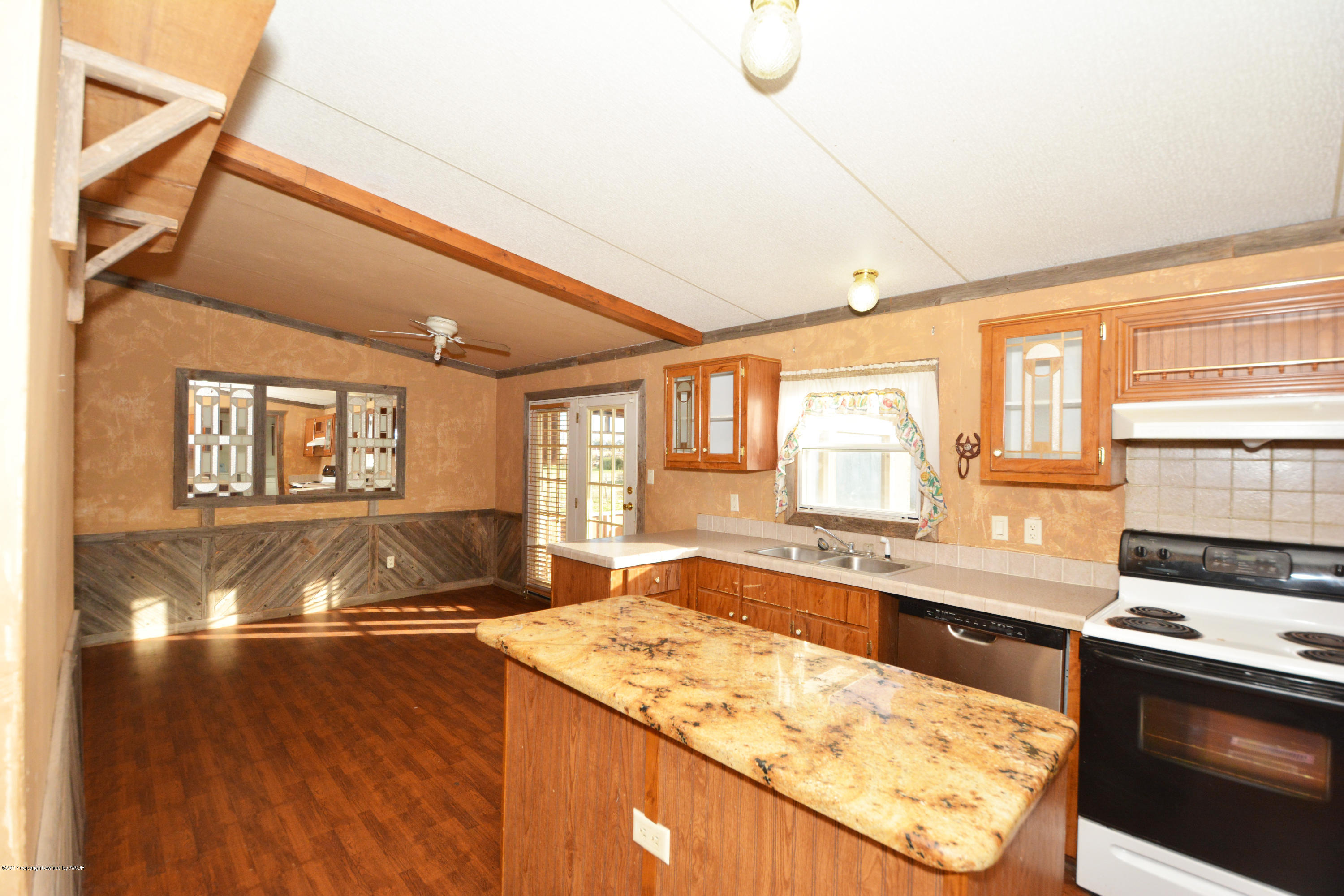 401 Plantation Road Amarillo, TX 79118 - Photo 6 of 30 6 Kitchen