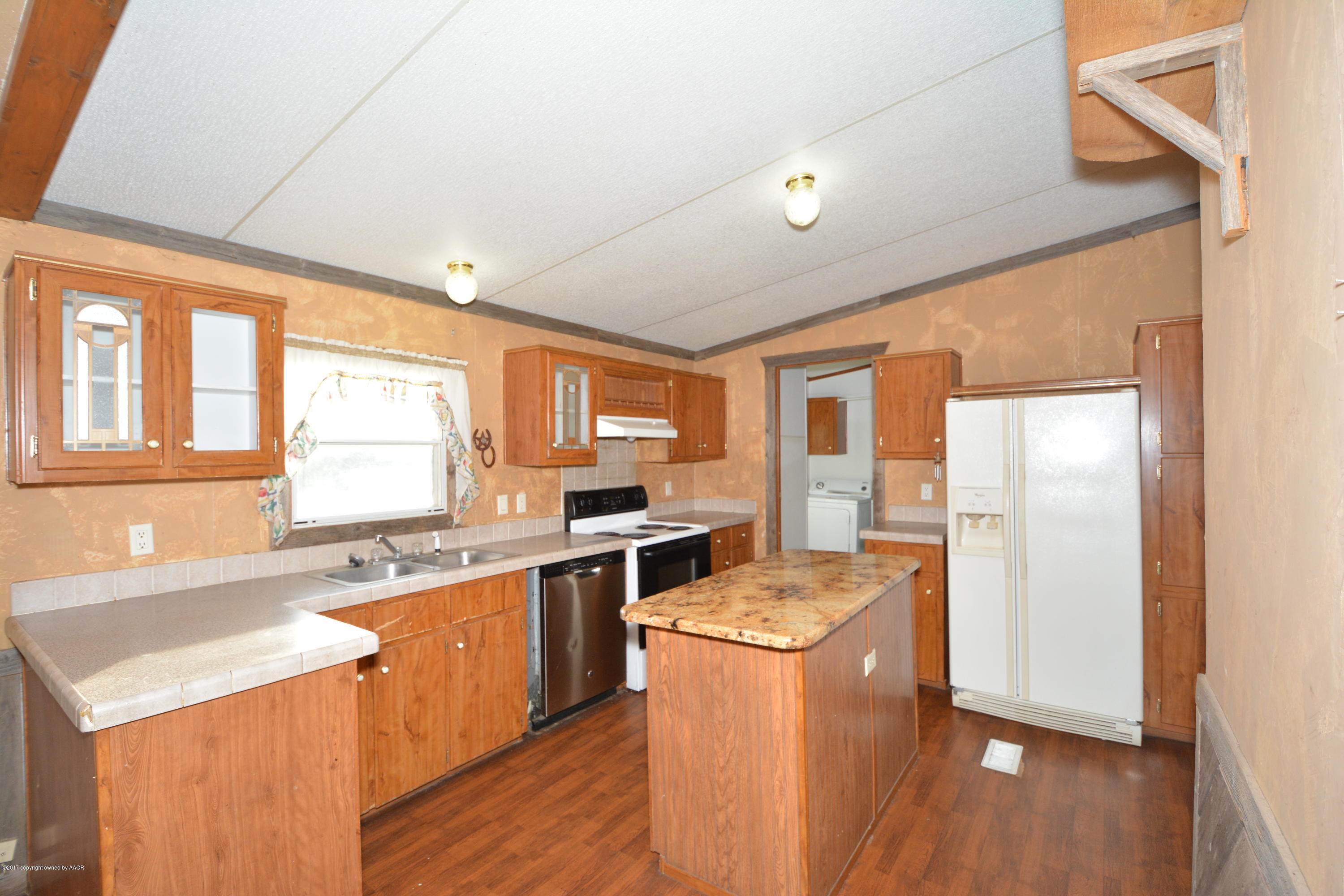 401 Plantation Road Amarillo, TX 79118 - Photo 7 of 30 7 Kitchen
