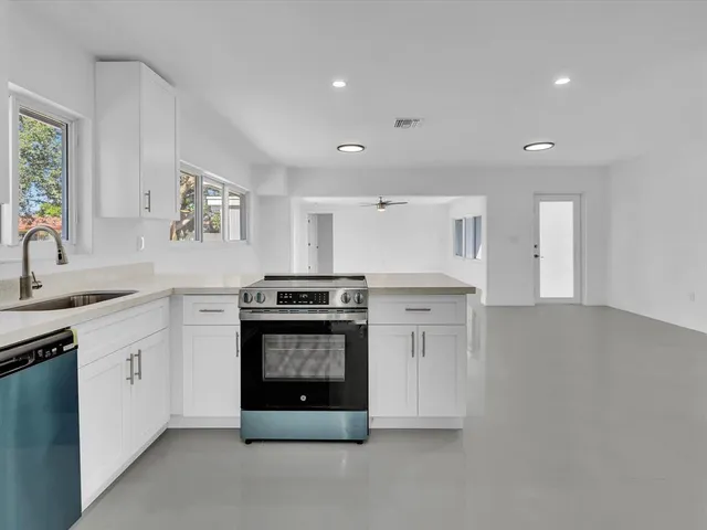 $624,999 | 17800 Northwest 11th Avenue, Miami Gardens, FL 33169