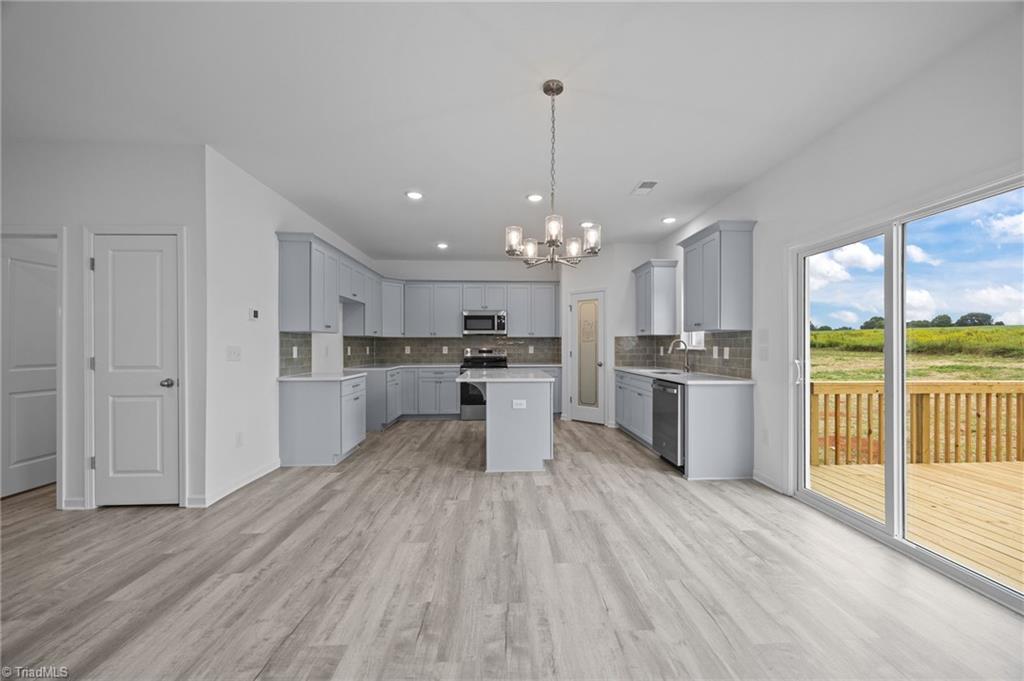 6909 Steeplegate Drive Burlington, NC 27215 - Photo 6 of 37