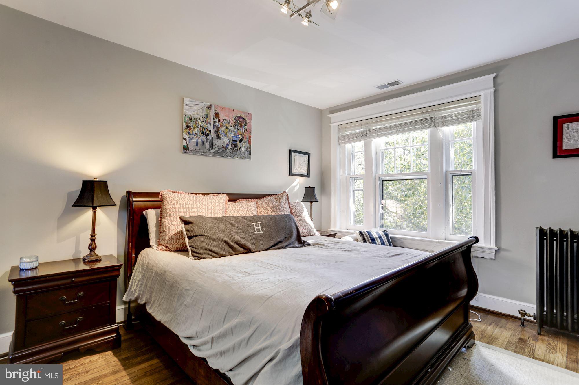 2009 Belmont Road Northwest, Unit 402 Washington, DC 20009 - Photo 13 of 30 Bedroom (Master)