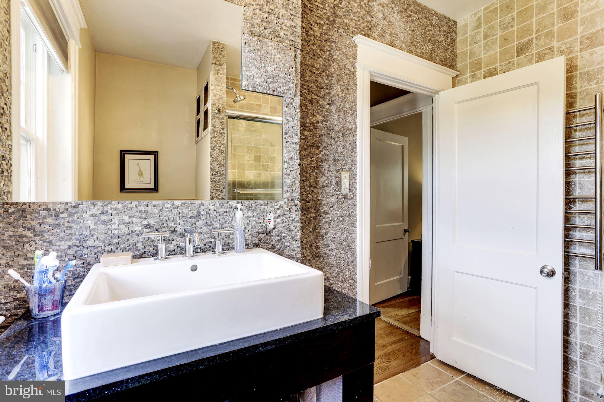 2009 Belmont Road Northwest, Unit 402 Washington, DC 20009 - Photo 21 of 30 Bath