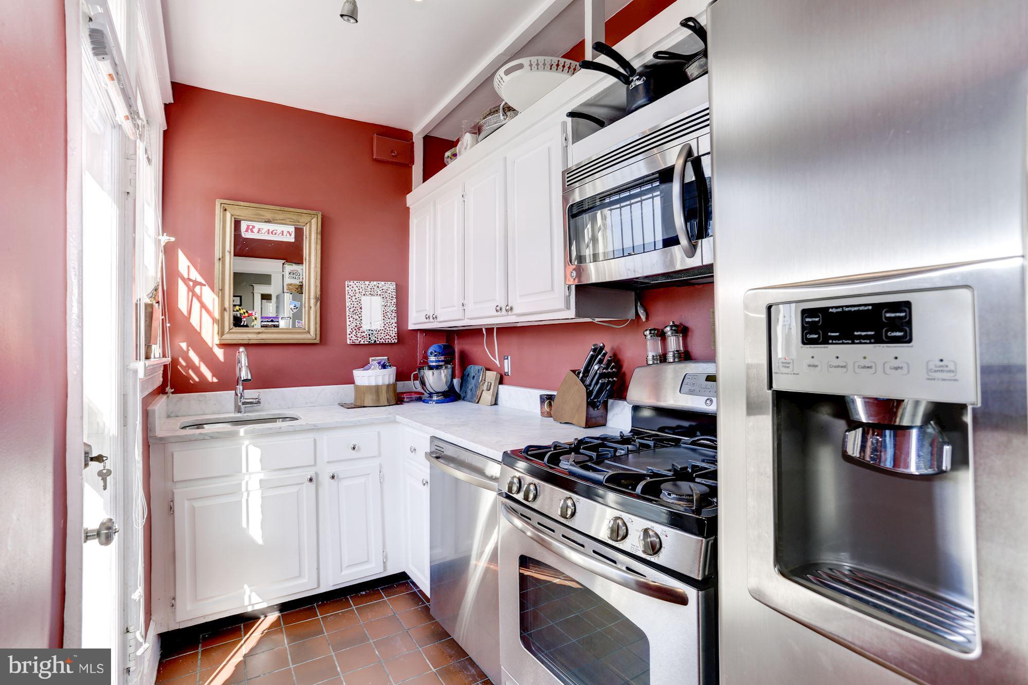 2009 Belmont Road Northwest, Unit 402 Washington, DC 20009 - Photo 7 of 30 Kitchen