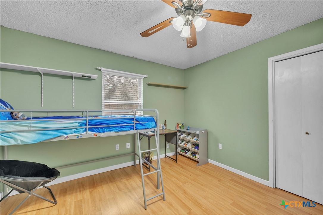 806 County Road 4756 Kempner, TX 76539 - Photo 16 of 33 a room with table and chairs