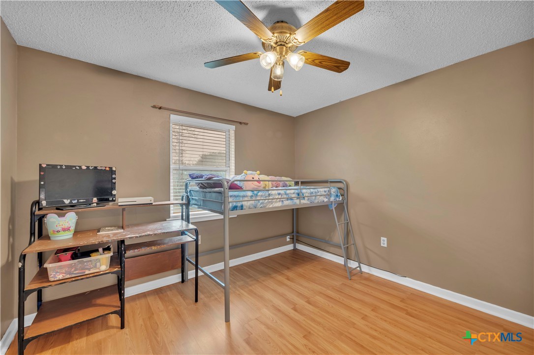 806 County Road 4756 Kempner, TX 76539 - Photo 25 of 33 a workspace with furniture and window
