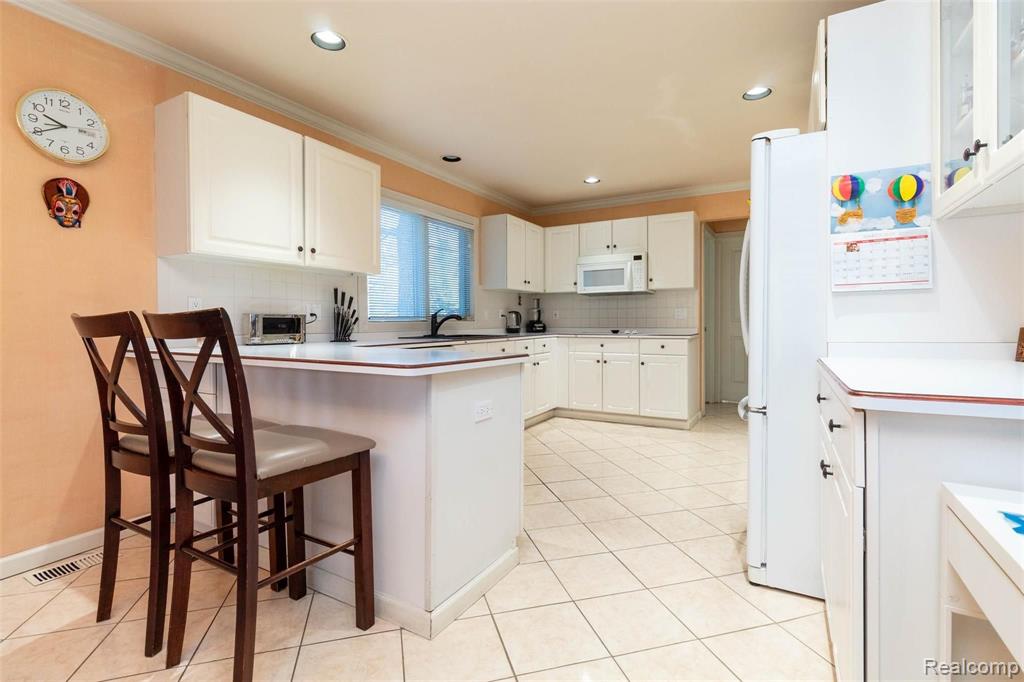 3878 Donaldson Road Rochester Hills, MI 48307 - Photo 12 of 41