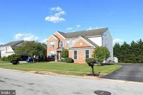 $3,300 | 17 Hummingbird Lane, Newark, DE 19711