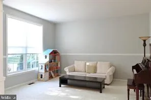 $3,300 | 17 Hummingbird Lane, Newark, DE 19711