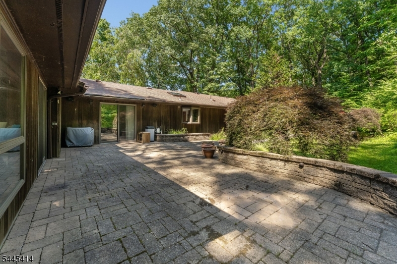 9 Delwood Road Chester, NJ 07930 - Photo 7 of 13 Gallery Image 7