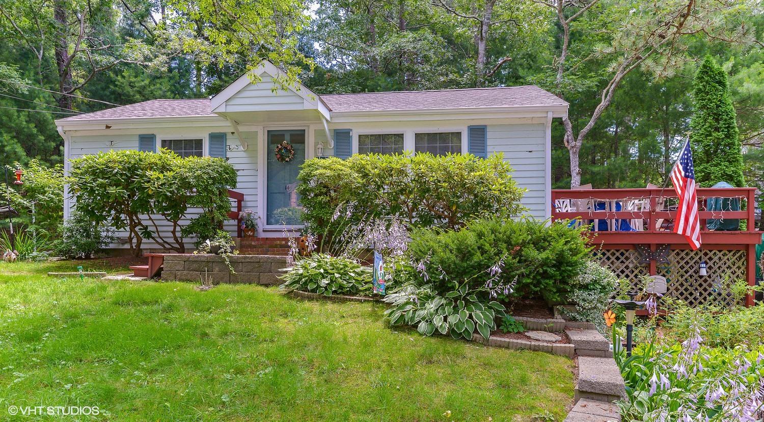 14 Mutiny Way Mashpee, MA 02649 - Photo 2 of 12 15_14MutinyWay_571_FrontView_MLSuse_1500