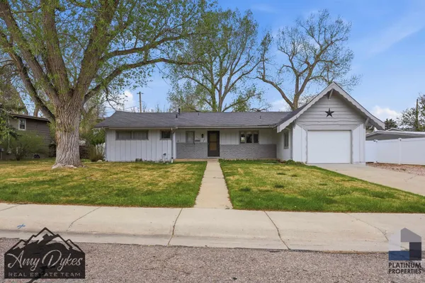 $299,900 | 146 Valley Casper Wy, Casper, WY 82604