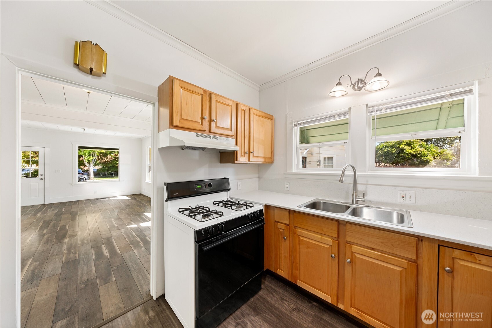 1114 Sumner Avenue Sumner, WA 98390 - Photo 9 of 32